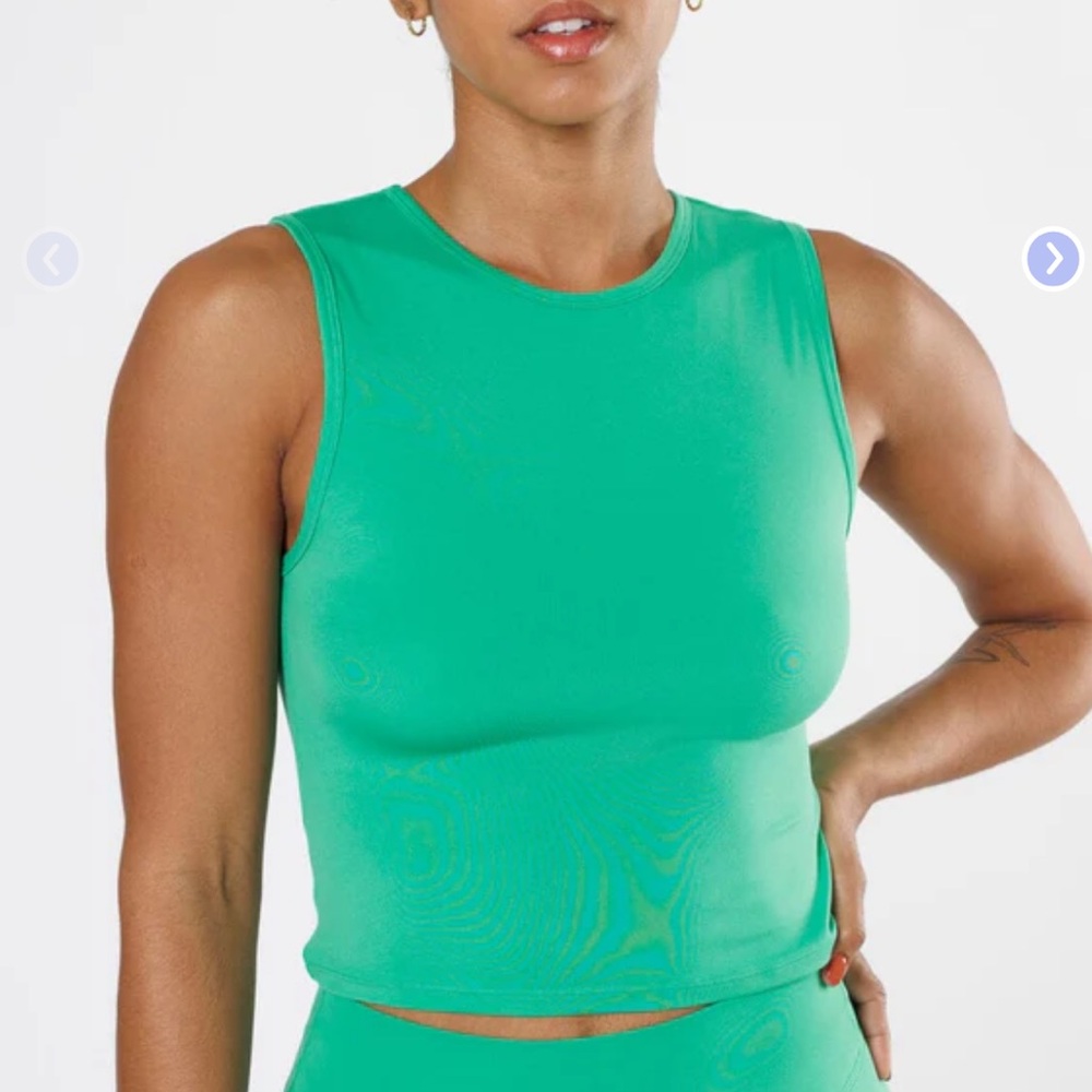 NWT Paragon Fitwear Reluna™
Superset Tank in Parakeet